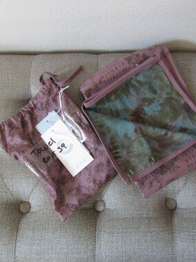 Johnny Was Calme Vintage Line Art Mauve Towel